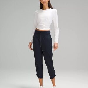 Lululemon Dance Studio Mid-Rise Cropped Pant size 6